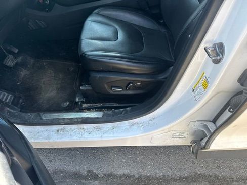 Used 2018 Ford Edge Titanium w/ Equipment Group 302A AWD/4WD image 12