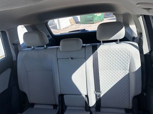 Used 2021 Volkswagen Tiguan S image 16