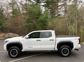 Used 2025 Toyota Tacoma TRD Off-Road w/ TRD Off Road Premium Package AWD/4WD video 2