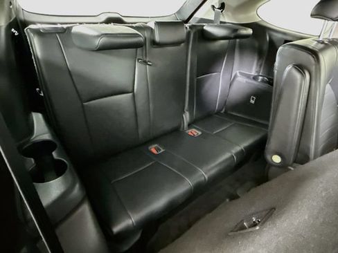 Used 2022 Toyota Highlander XLE FWD image 27