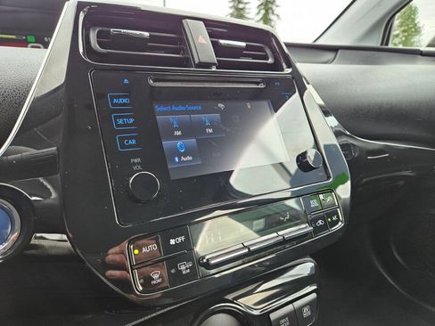 Used 2019 Toyota Prius XLE AWD/4WD image 21