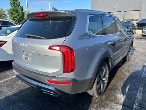 Used 2022 Kia Telluride S AWD/4WD image 3