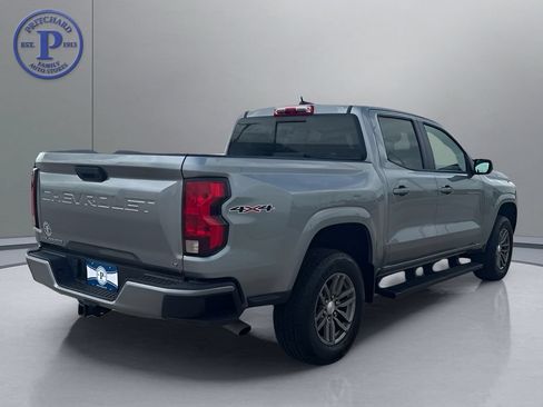 Used 2023 Chevrolet Colorado LT w/ LT Convenience Package II AWD/4WD image 7