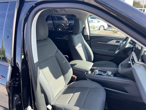 Used 2026 Ford Explorer Active AWD/4WD image 27