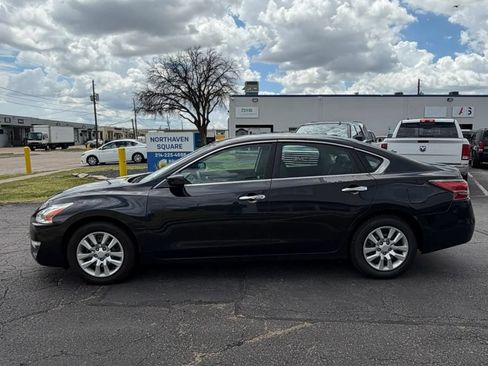 Used 2015 Nissan Altima 2.5 S w/ Power Driver Seat Package FWD image 6