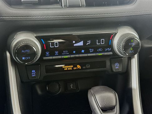 Used 2021 Toyota RAV4 XLE FWD image 23