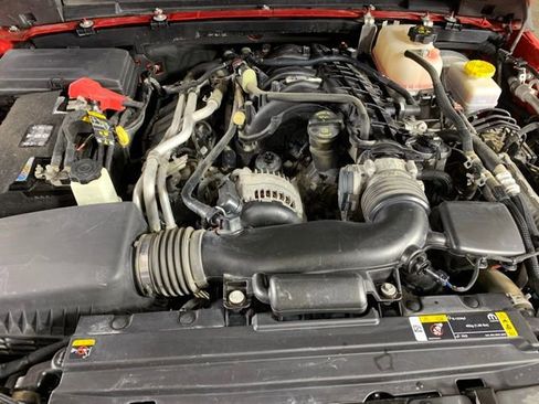 Used 2023 Jeep Wrangler Unlimited Sahara AWD/4WD image 30