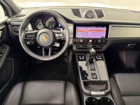 Certified 2026 Porsche Macan AWD/4WD image 27