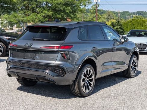 New 2026 Audi Q3 quattro 2.0T AWD/4WD image 2