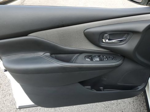 Certified 2024 Nissan Murano SV w/ SV Midnight Edition Package FWD image 17