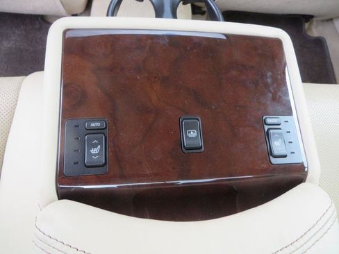 Used 2016 Lexus LS 460 AWD w/ Comfort Package image 27