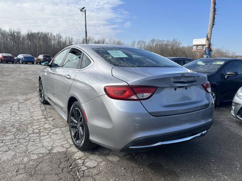 Used 2016 Chrysler 200 Limited FWD image 4