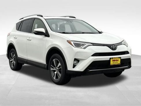 Used 2018 Toyota RAV4 XLE image 1