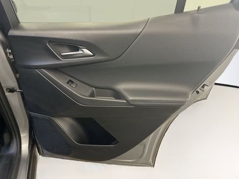 Used 2025 Chevrolet Equinox LT w/ Convenience Package II image 32