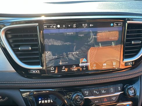 Used 2024 Chrysler Pacifica Pinnacle image 34