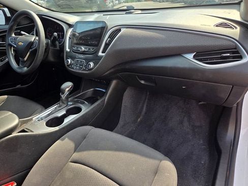Used 2023 Chevrolet Malibu LT FWD image 17