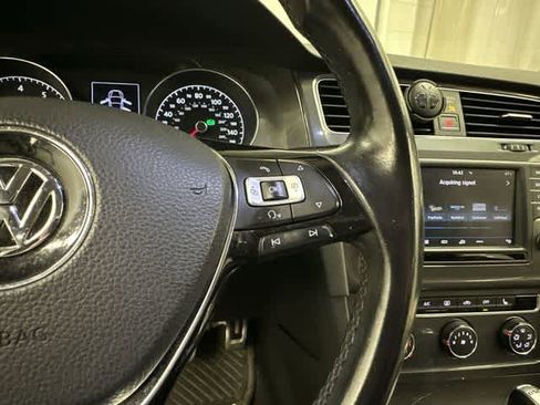 Used 2017 Volkswagen Golf Alltrack SE image 10