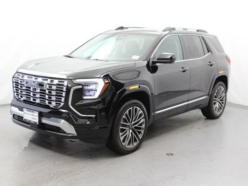 New 2026 GMC Terrain Denali w/ LPO, Black Badging Package AWD/4WD image 7