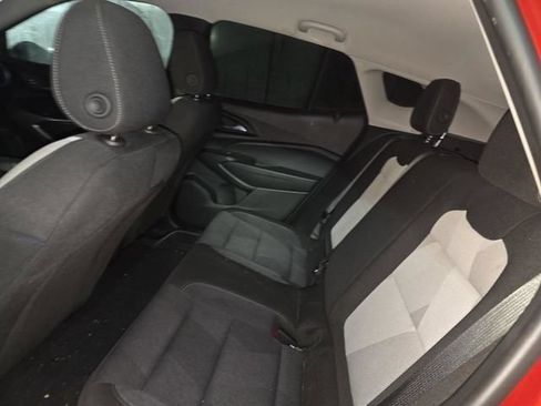 Used 2024 Chevrolet Trax LS w/ LS Convenience Package FWD image 4