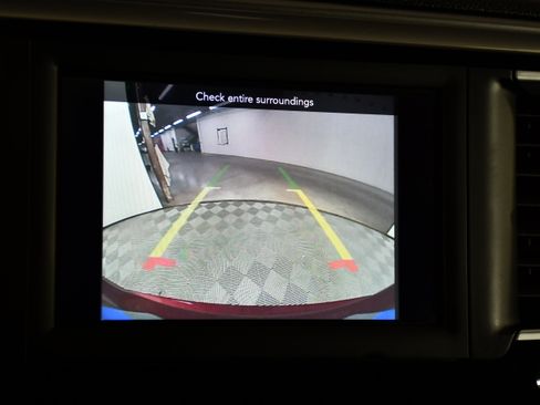 Used 2020 Chrysler Pacifica Touring-L FWD image 28