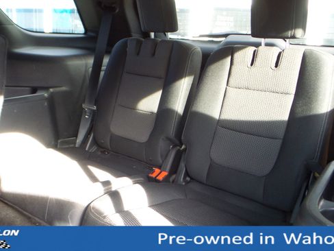 Used 2018 Ford Explorer XLT w/ Equipment Group 201A image 11