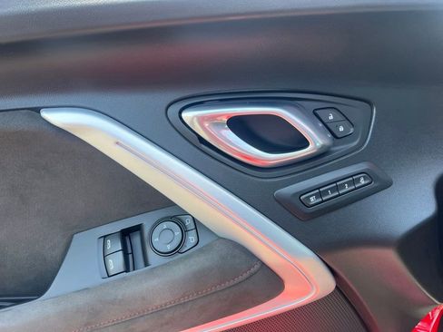 Used 2018 Chevrolet Camaro ZL1 RWD image 10