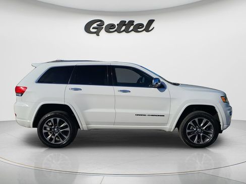 Used 2017 Jeep Grand Cherokee Overland AWD/4WD image 4