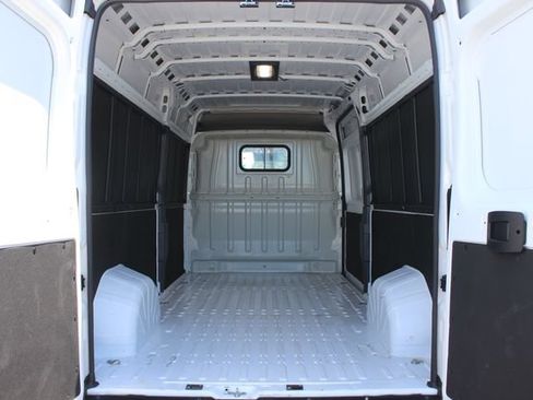 Used 2025 RAM ProMaster 2500 w/ Convenience Group FWD image 21