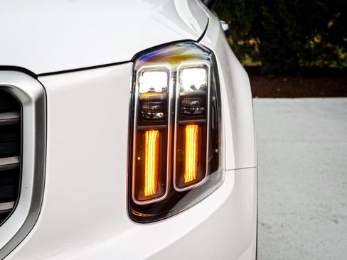 Used 2025 Kia Telluride S FWD image 6