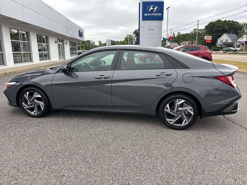 Certified 2025 Hyundai Elantra Sport FWD image 5