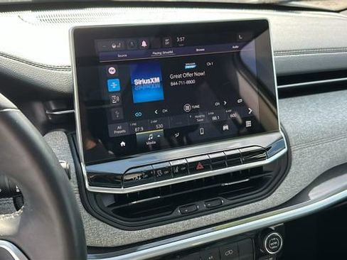 Used 2022 Jeep Compass Latitude w/ Sun and Sound Group AWD/4WD image 15