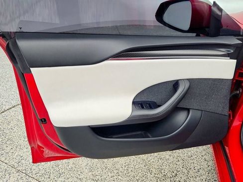 Used 2021 Tesla Model S Plaid image 11