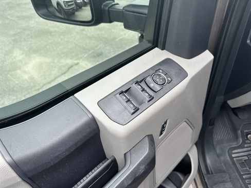 Certified 2022 Ford F250 XL w/ STX Appearance Package AWD/4WD image 14