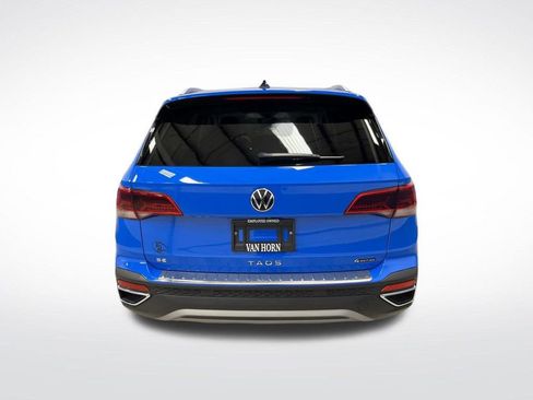 Used 2023 Volkswagen Taos SE w/ Black Wheel Package image 12
