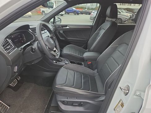 Certified 2024 Volkswagen Tiguan SEL R-Line AWD/4WD image 11