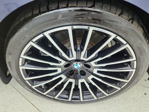 Used 2025 BMW i7 eDrive50 w/ Executive Package image 60