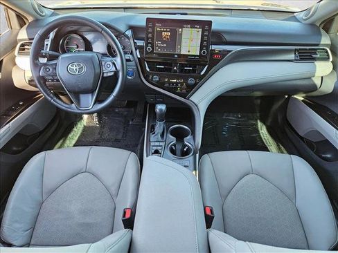 Used 2021 Toyota Camry XSE w/ Navigation Upgrade Package image 16