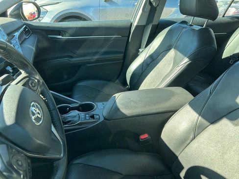 Used 2022 Toyota Camry XSE image 11