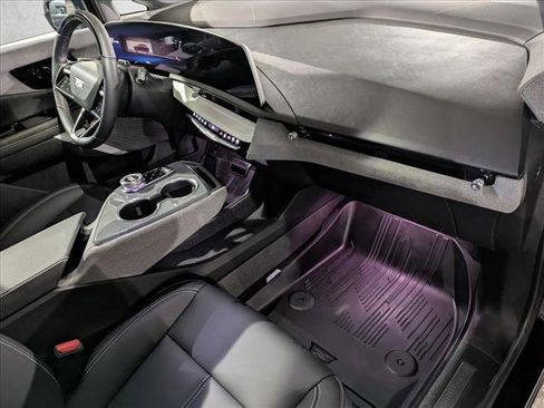 Used 2025 Cadillac Optiq Sport 1 image 21