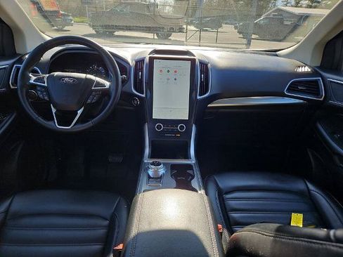 Certified 2022 Ford Edge SEL w/ Convenience Package AWD/4WD image 3