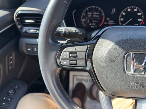 Used 2024 Honda Pilot Touring image 27