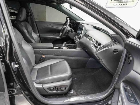 Used 2025 Lexus RX 350 FWD w/ Technology Package image 17