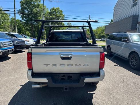 Used 2024 Toyota Tacoma Limited w/ Limited Package (LT) AWD/4WD image 5