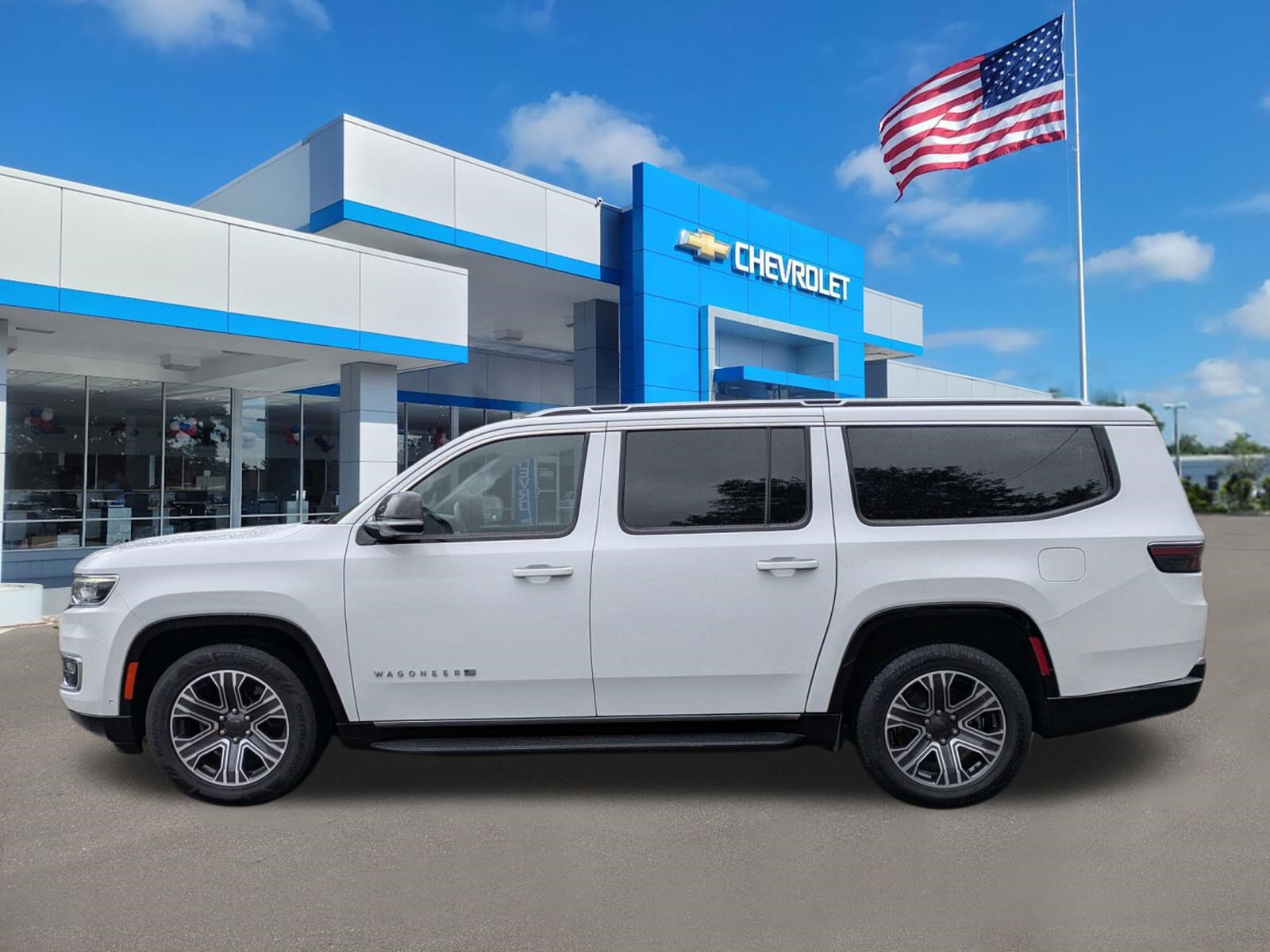 Used 2024 Jeep Wagoneer L Series II w/ Flexible Seating Group RWD image 6