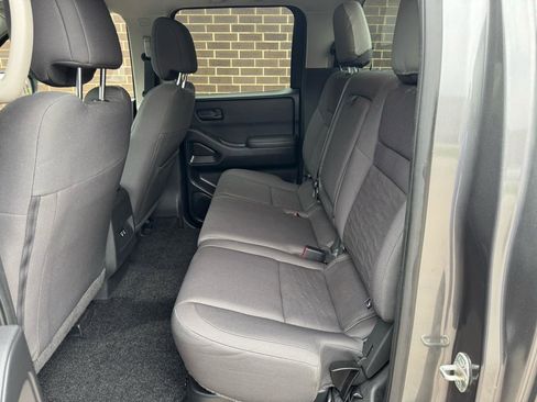 Used 2022 Nissan Frontier S AWD/4WD image 6