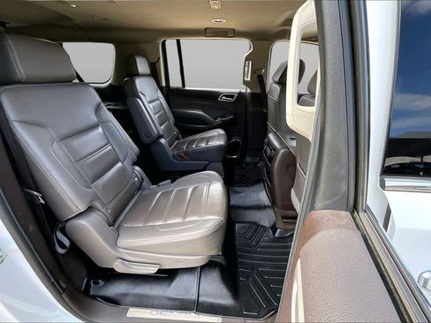 Used 2020 GMC Yukon XL Denali AWD/4WD image 17