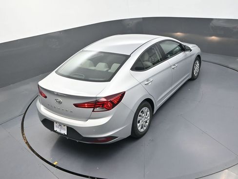 Used 2019 Hyundai Elantra SE image 21
