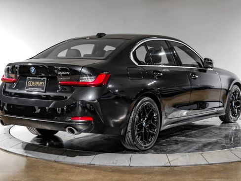 Used 2025 BMW 330i Sedan w/ Convenience Package RWD image 12