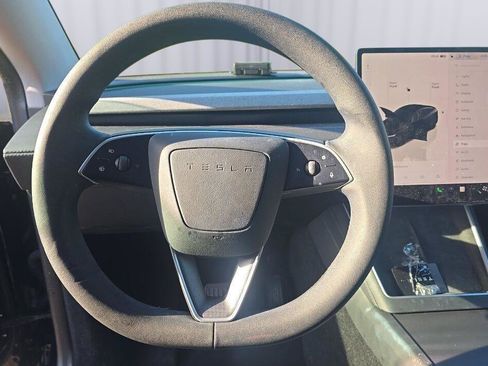Used 2026 Tesla Model Y 2WD image 9