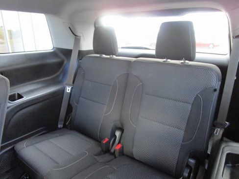 Certified 2023 GMC Acadia SLE w/ Driver Convenience Package image 26